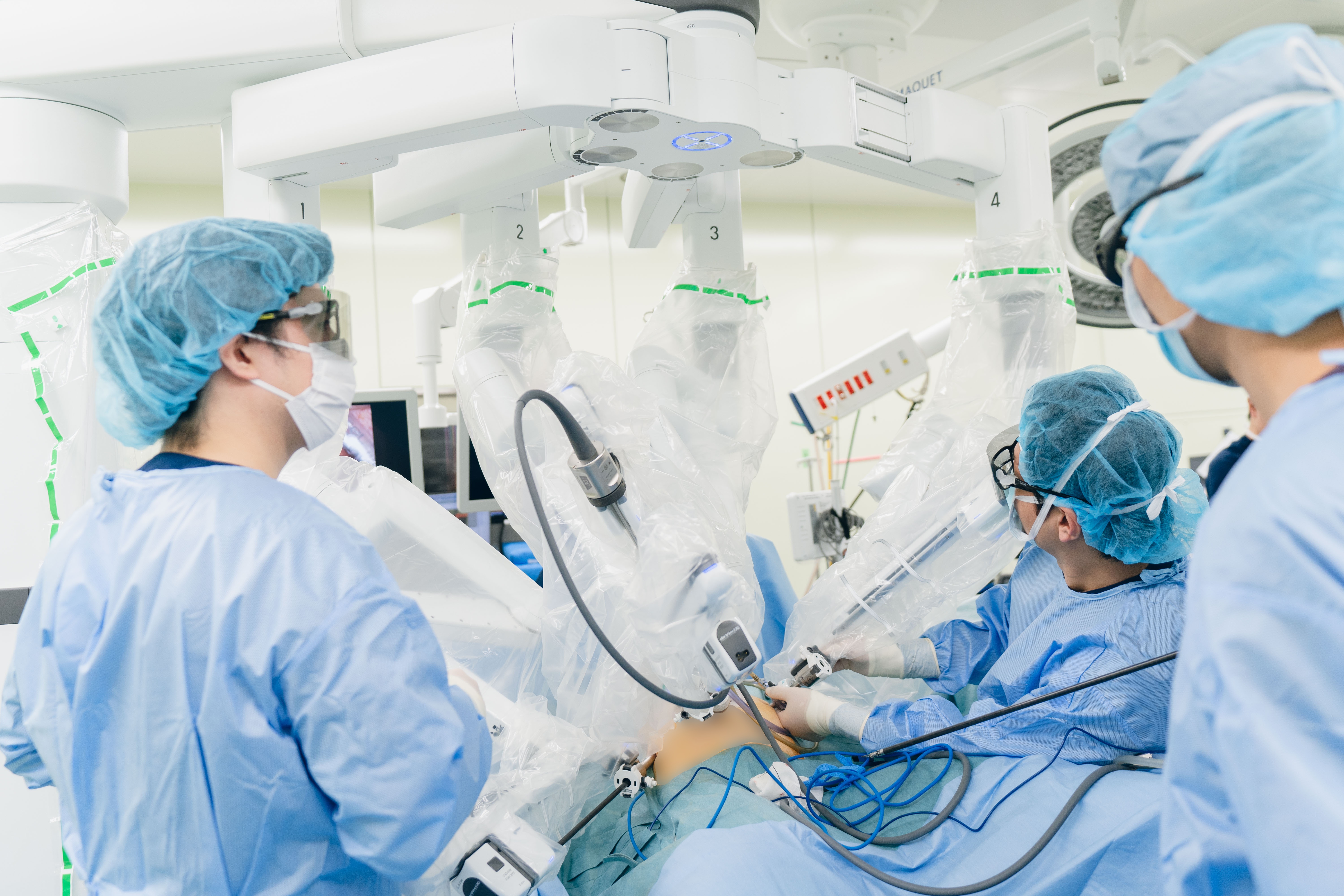 ダヴィンチXiによる手術／京都市立病院よりご提供